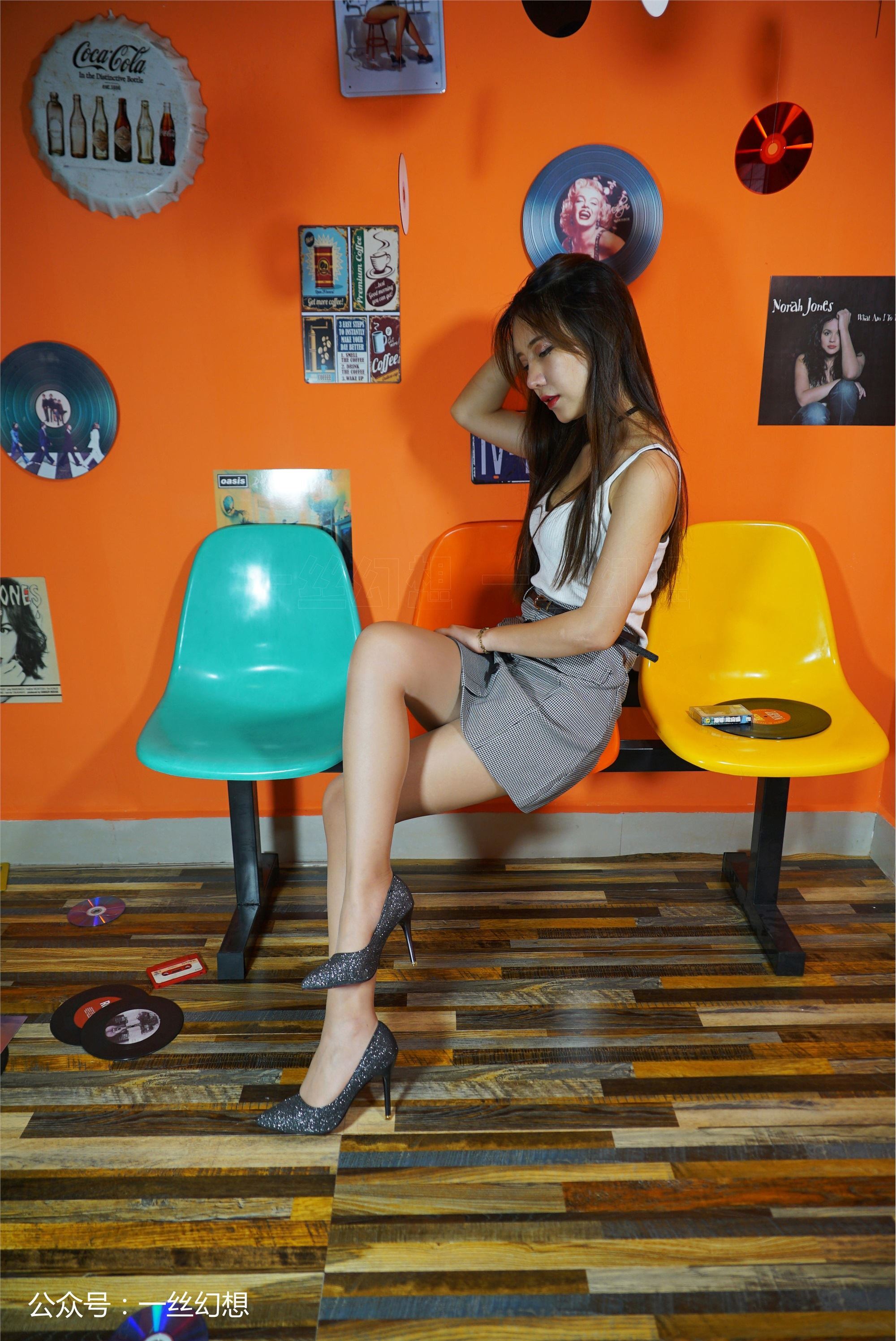 高丝女子图鉴 袜小喵×一丝幻想 NZ029 小白